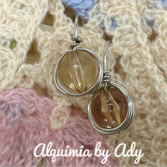 Pearls Acrylic  drops dangle earrings - Picture 1 of 1